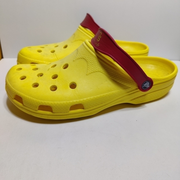 CROCS Classic Clogs College USC TROJANS Yellow Comfort Sandals Men's Size 12-13 - Picture 1 of 8